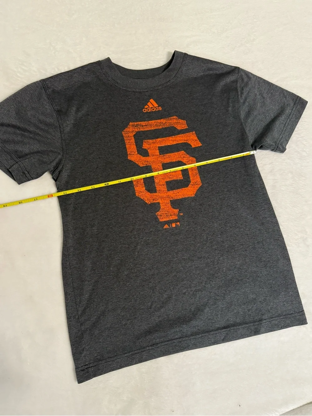 adidas Charcoal T‑Shirt with Orange SF Logo MLB Graphic T Shirt Youth Medium